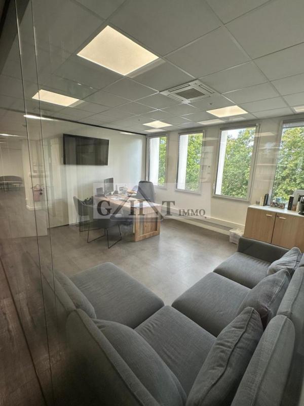 Bureau dans Charenton-le-Pont à vendre Photo intérieure– Image 1 sur 2