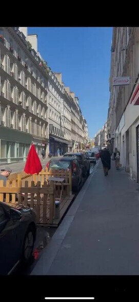 Local commercial dans Paris à louer - Photo de l’immeuble – Image 1 sur 4