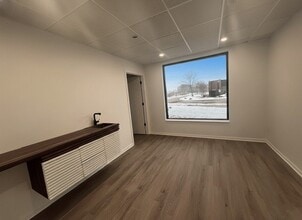 620 S IL Route 31, McHenry, IL à louer Photo de l’immeuble– Image 1 sur 2