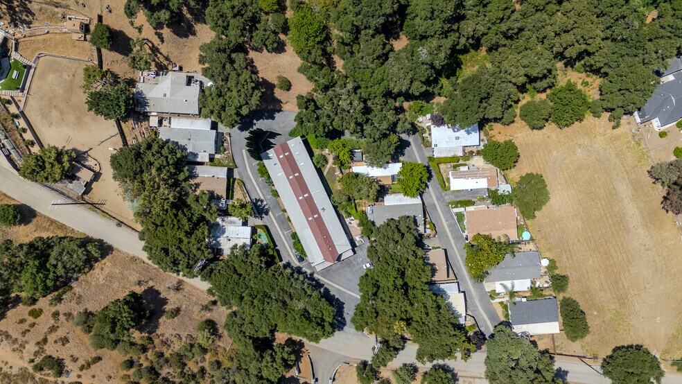 1667 Las Virgenes Canyon Rd, Calabasas, CA à vendre - Photo de l’immeuble – Image 2 sur 18