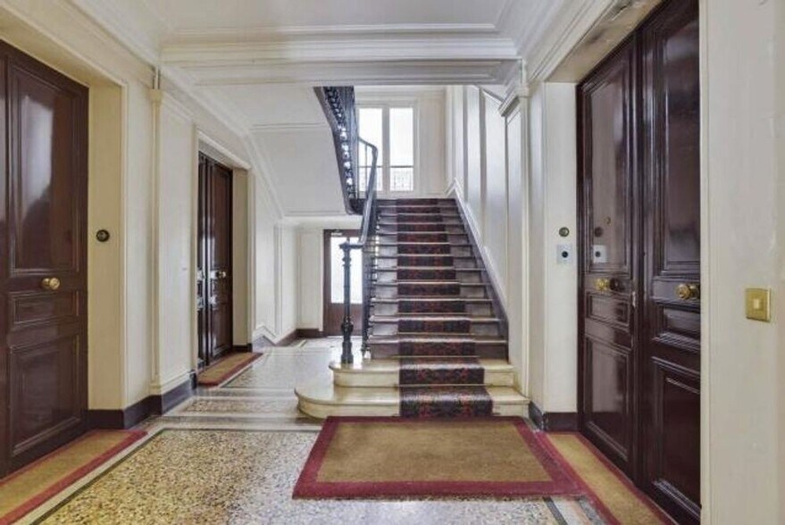 7 Square Du Roule, Paris à louer - Hall d’entrée – Image 3 sur 9