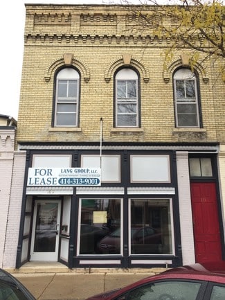 Plus de détails pour 109-111 E Milwaukee St, Jefferson, WI - Local commercial à vendre