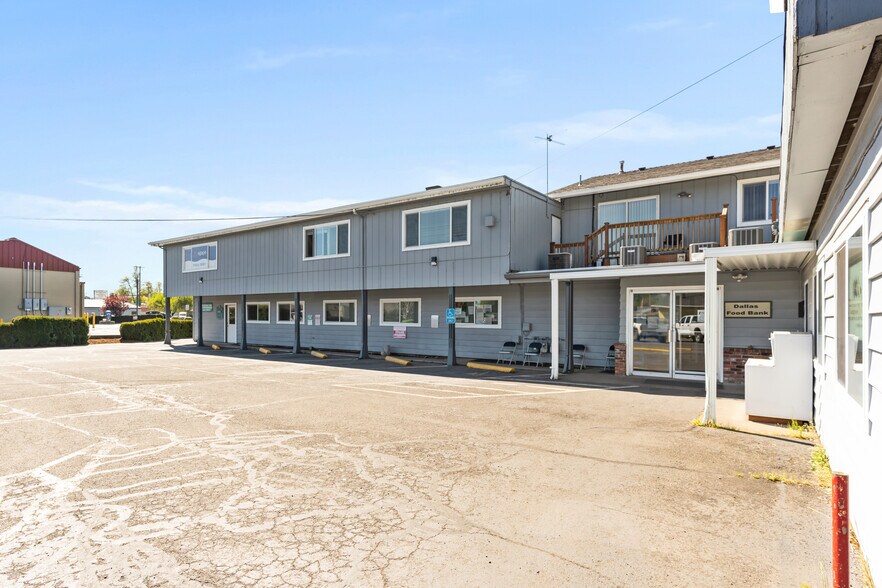 306 Main St, Dallas, OR à louer - Photo de l’immeuble – Image 3 sur 4