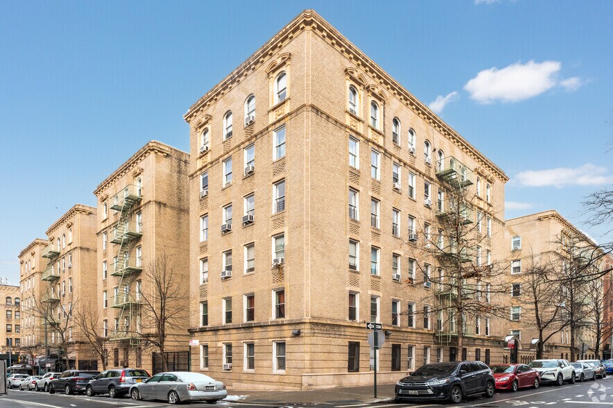 811 Walton Ave, Bronx, NY à louer - Photo principale – Image 1 sur 30