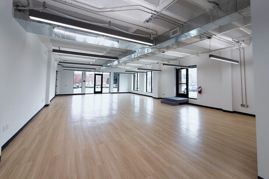 1111 Hawthorne Ln, Charlotte, NC à louer - Photo intérieure – Image 3 sur 8