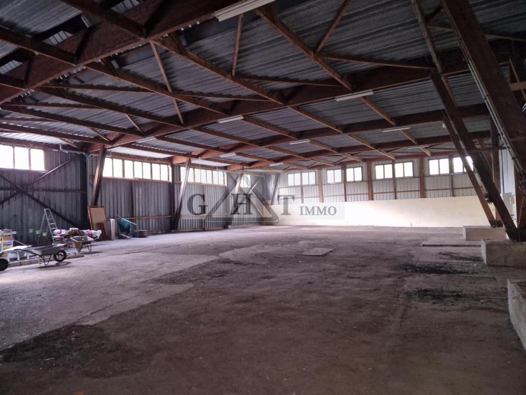 Industriel/Logistique dans Domont à vendre Photo intérieure– Image 1 sur 4