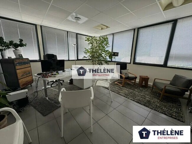 Plus de détails pour Bureau à vendre