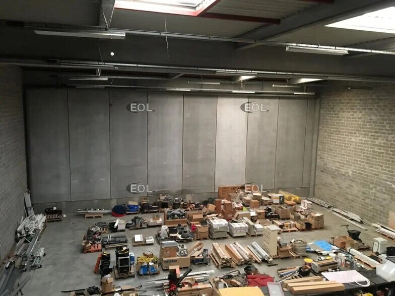 Local d’activités dans Moissy-Cramayel à louer - Photo de l’immeuble – Image 2 sur 5