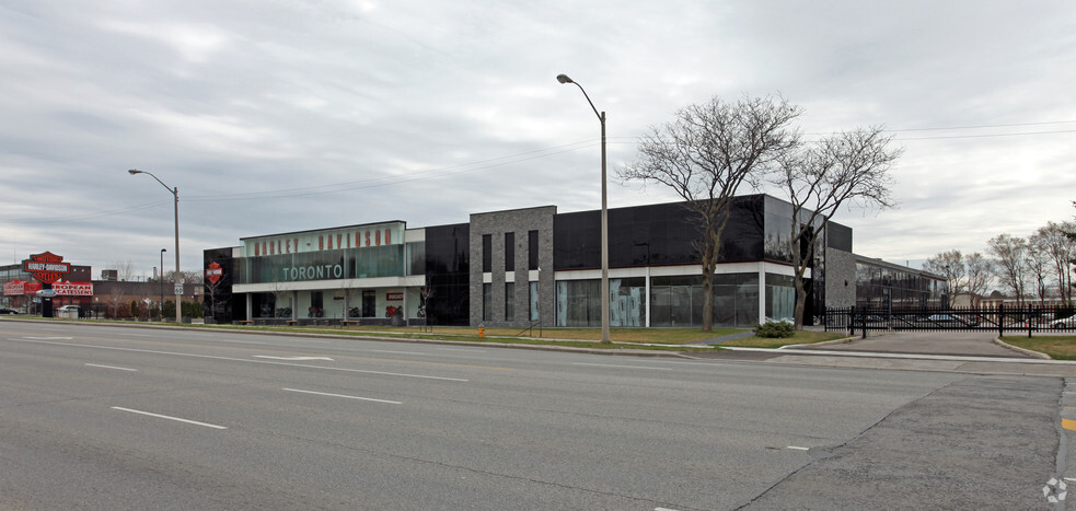 1325 Lawrence Ave E, Toronto, ON à louer - Photo de l’immeuble – Image 3 sur 10