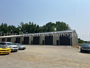 7316 IN-66 Hwy, Newburgh, IN à louer Photo intérieure– Image 2 sur 8