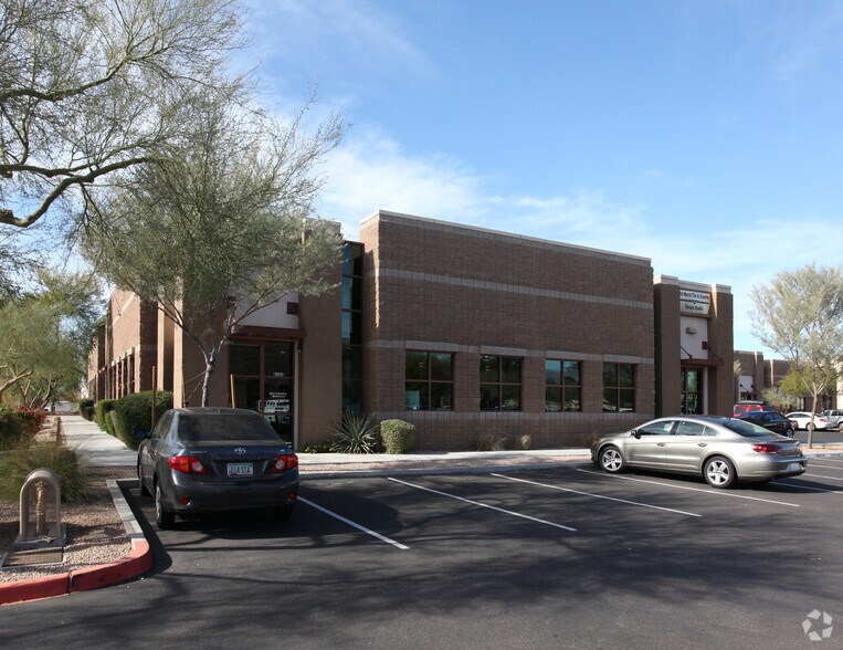 8020 E Gelding Dr, Scottsdale, AZ à vendre - Photo principale – Image 1 sur 44