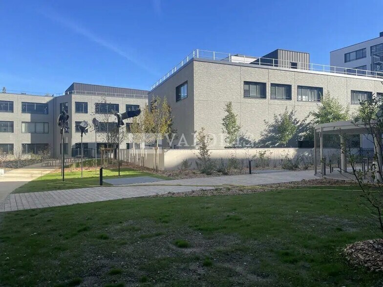 Bureau dans Villeurbanne à louer - Photo de l’immeuble – Image 2 sur 21