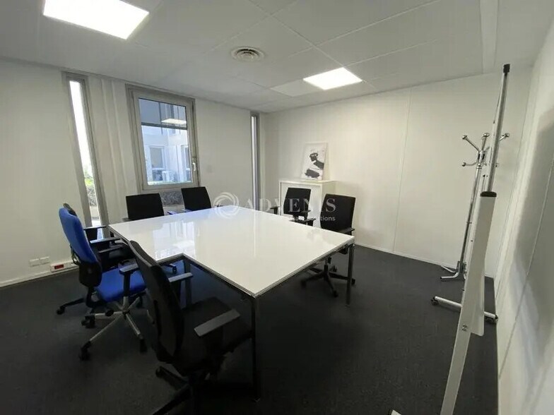 Bureau dans Vélizy-Villacoublay à louer - Photo de l’immeuble – Image 2 sur 7