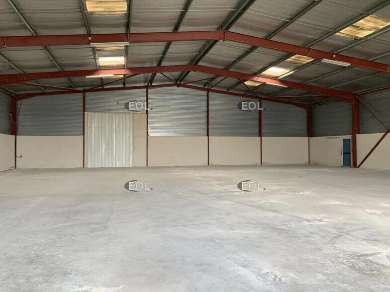 Industriel/Logistique dans Gignac-la-Nerthe à vendre - Photo intérieure – Image 2 sur 6