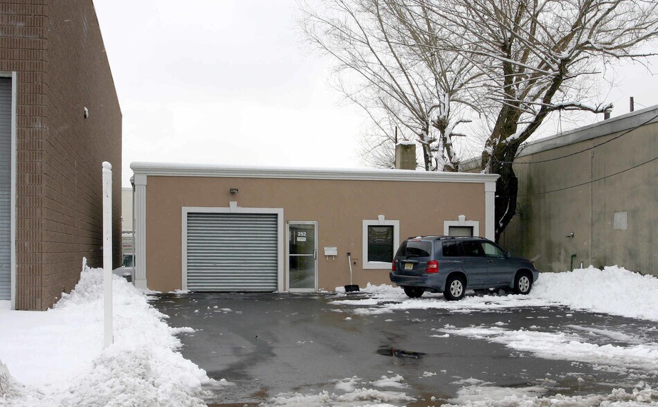 252-254 Green St, South Hackensack, NJ à vendre - Photo principale – Image 1 sur 3