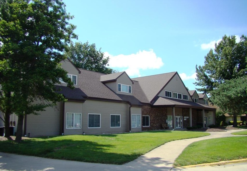 975 Durkin Dr, Springfield, IL à louer - Photo de l’immeuble – Image 1 sur 1