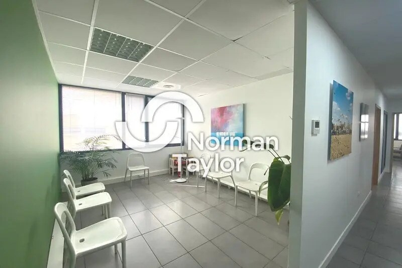 Bureau dans Montpellier à vendre - Photo de l’immeuble – Image 1 sur 12