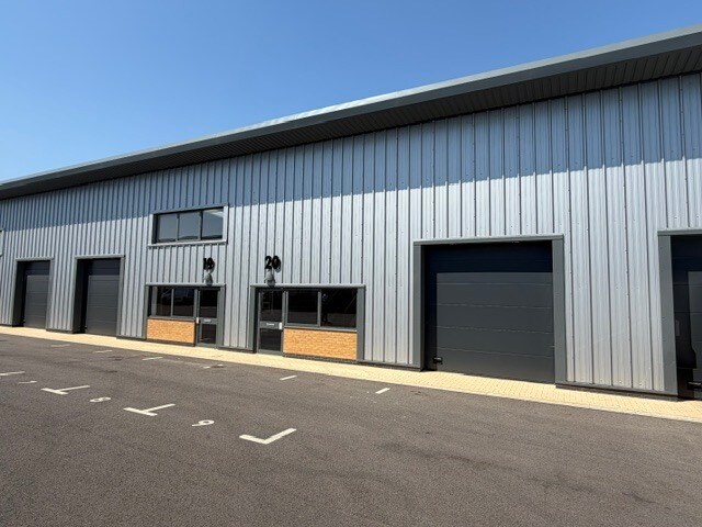 Commerce Close, Westbury à louer - Photo de l’immeuble – Image 2 sur 2