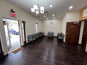 533 Medical Oaks Ave, Brandon, FL à louer Photo intérieure– Image 2 sur 24