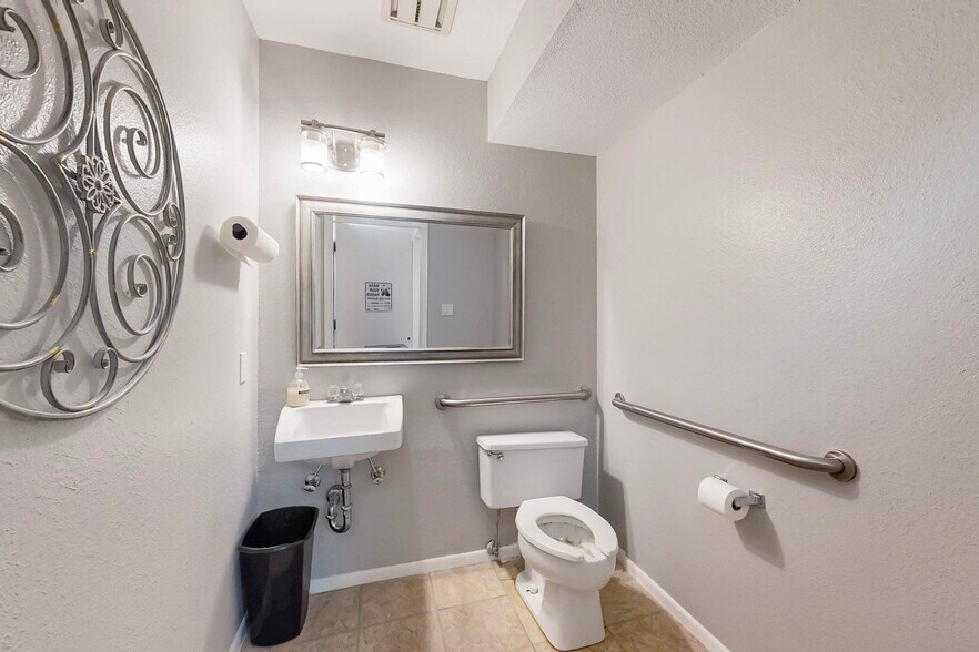 516 Chama St NE, Albuquerque, NM à vendre - Photo de l’immeuble – Image 2 sur 39