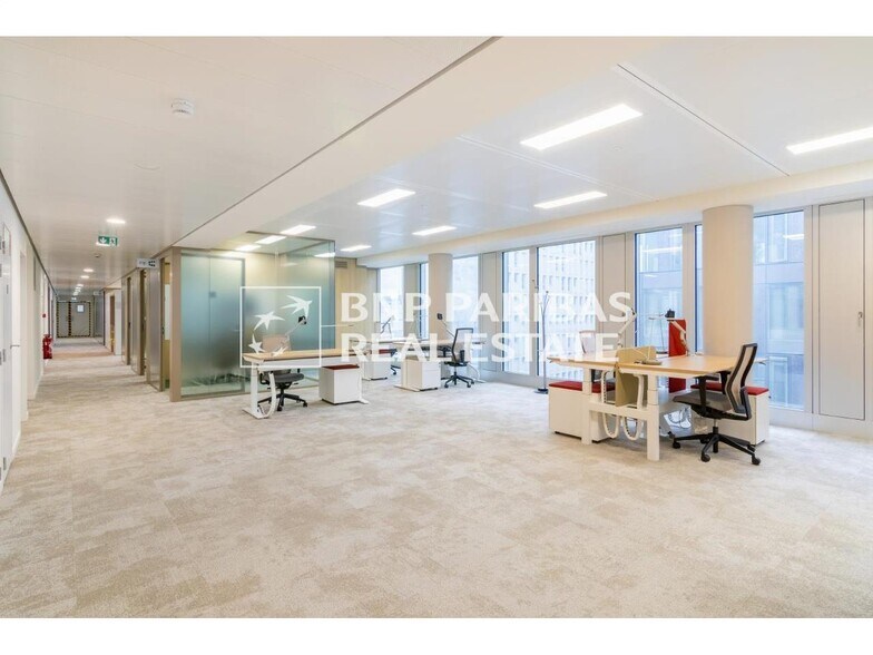 Bureau dans Courbevoie à louer - Photo de l’immeuble – Image 3 sur 17