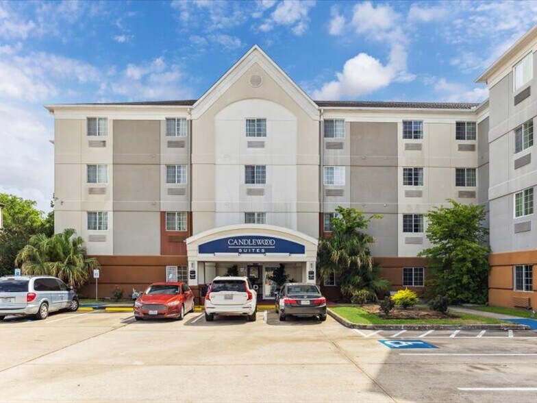 10025 S Main St, Houston, TX à vendre - Photo de l’immeuble – Image 2 sur 27