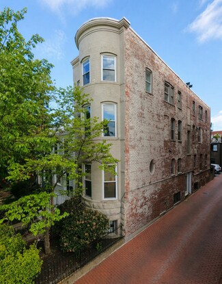Plus de détails pour 631 Constitution Ave NE, Washington, DC - Logement à vendre