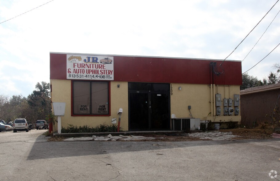 1209 W Brandon Blvd, Brandon, FL à vendre - Photo de l’immeuble – Image 2 sur 2