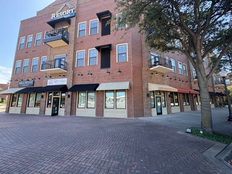 909 S Main St, Grapevine, TX à louer - Photo principale – Image 1 sur 1