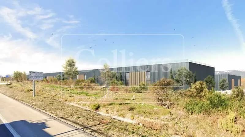 Local d'activités dans LA ROQUE-D'ANTHERON à vendre - Photo de l’immeuble – Image 3 sur 8