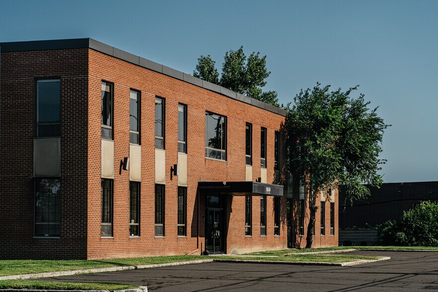 6555-6557 Ch de la Côte-de-Liesse, Montréal, QC à louer - Photo de l’immeuble – Image 2 sur 8