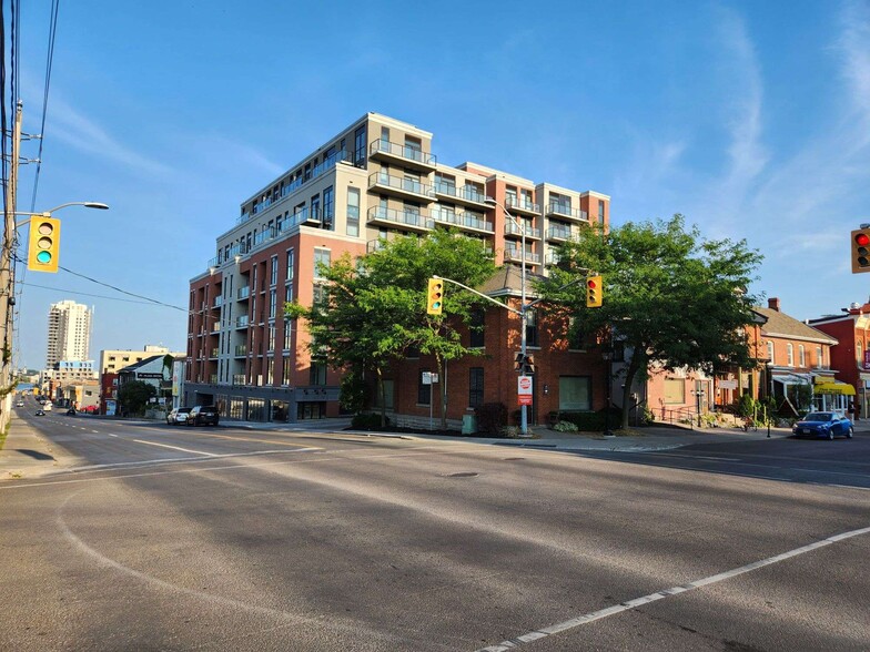 195 Sydenham St, Kingston, ON à vendre - Photo de l’immeuble – Image 2 sur 8