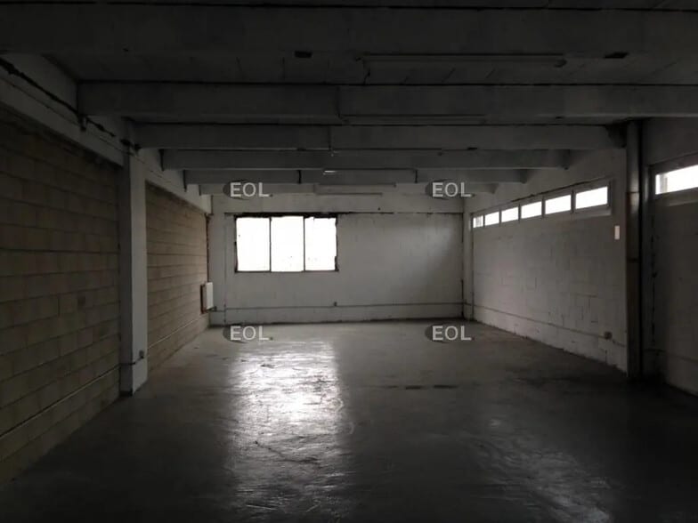 Local d’activités dans Rosny-sous-Bois à louer - Photo de l’immeuble – Image 1 sur 9