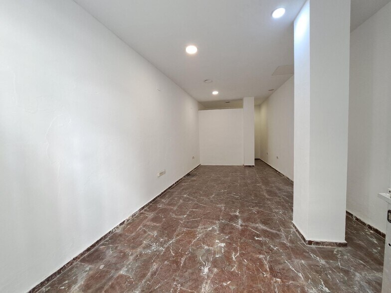 Local commercial dans Alzira, Valencia à vendre - Photo de l’immeuble – Image 2 sur 7