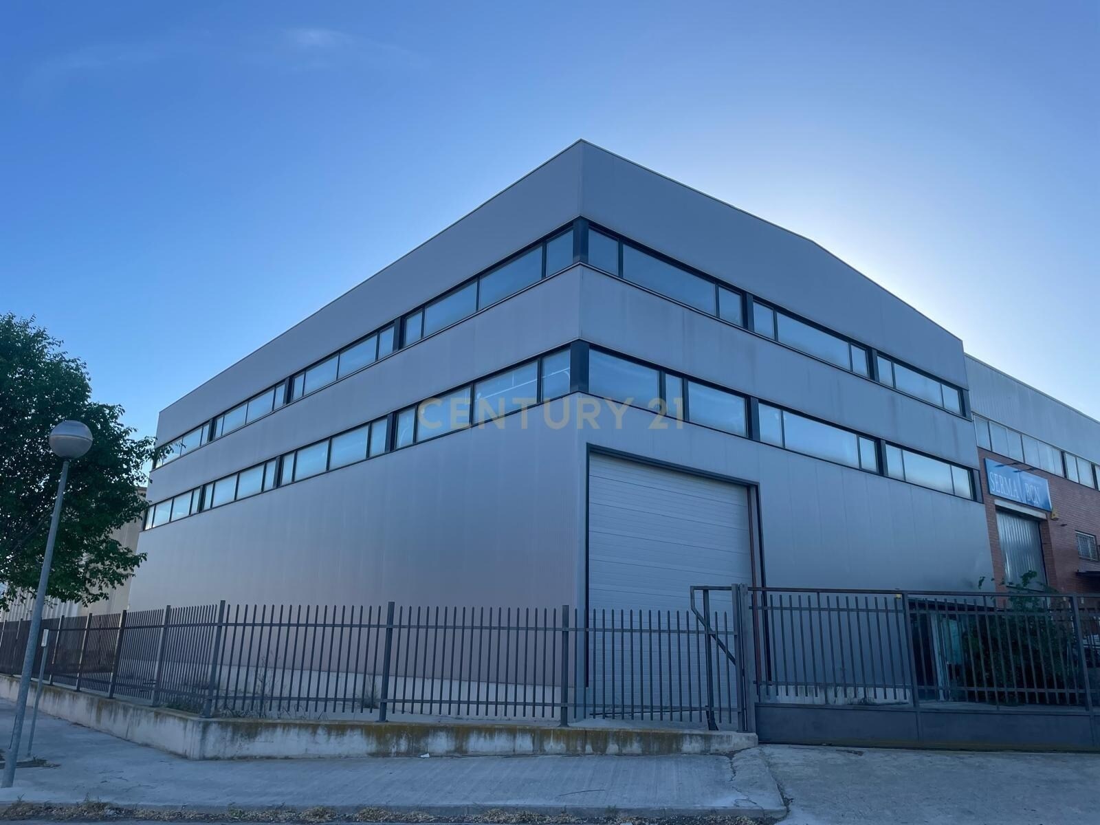 Industriel/Logistique dans Sant Llorenç d'Hortons, Barcelona à louer Photo de l’immeuble– Image 1 sur 33