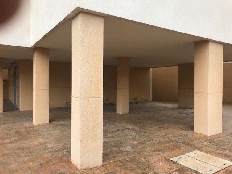 Local commercial dans Cartagena à louer - Photo de l’immeuble – Image 3 sur 4
