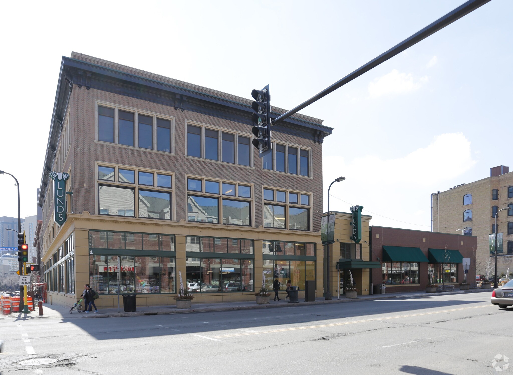1201 Hennepin Ave, Minneapolis, MN à louer Photo principale– Image 1 sur 5