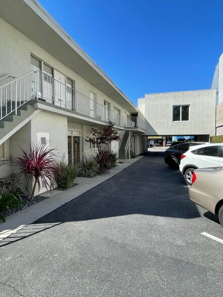 2346 Westwood Blvd, Los Angeles, CA à louer - Photo de l’immeuble – Image 2 sur 6