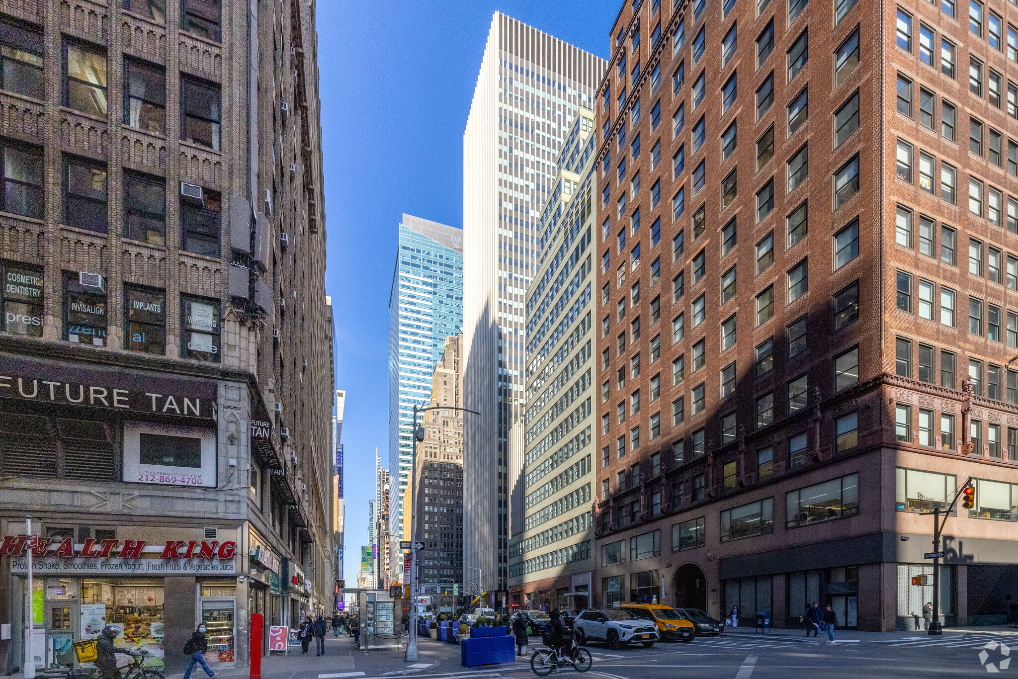 1411 Broadway, New York, NY à louer Photo de l’immeuble– Image 1 sur 2