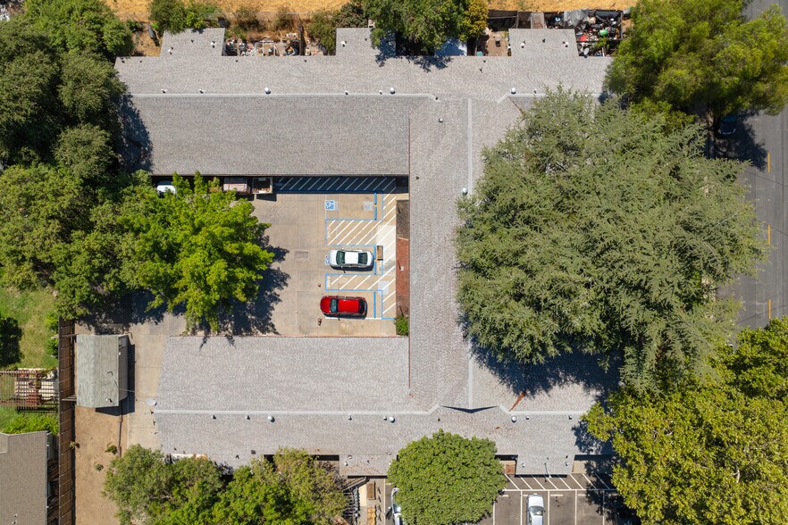 1617-1621 Lisbon Ave, West Sacramento, CA à vendre - Photo de l’immeuble – Image 2 sur 11