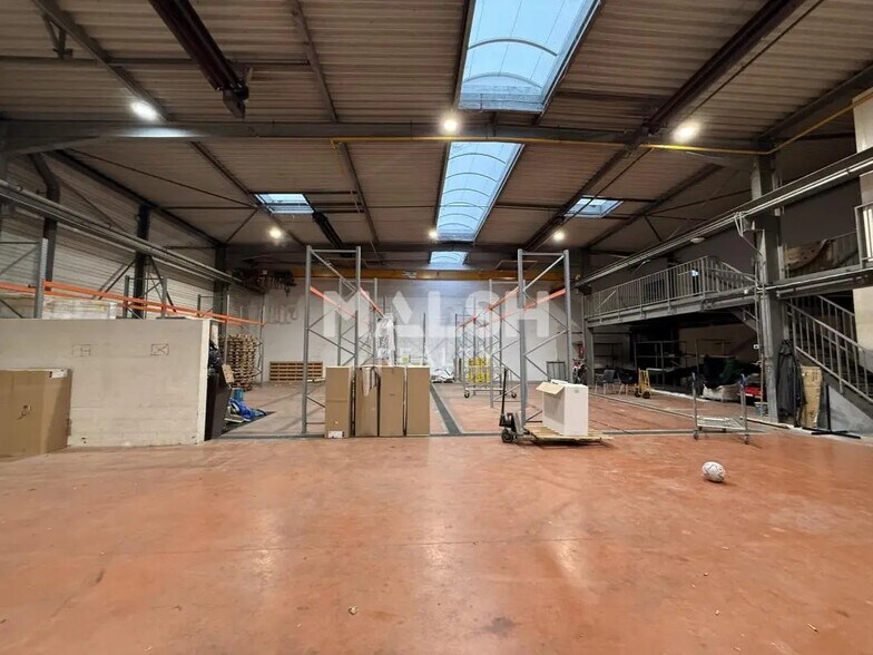 Bureau dans Bron à louer - Photo intérieure – Image 1 sur 22