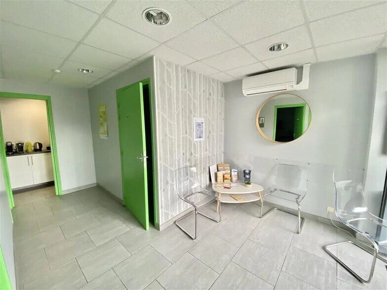 Bureau dans Issy-les-Moulineaux à vendre - Photo de l’immeuble – Image 3 sur 9