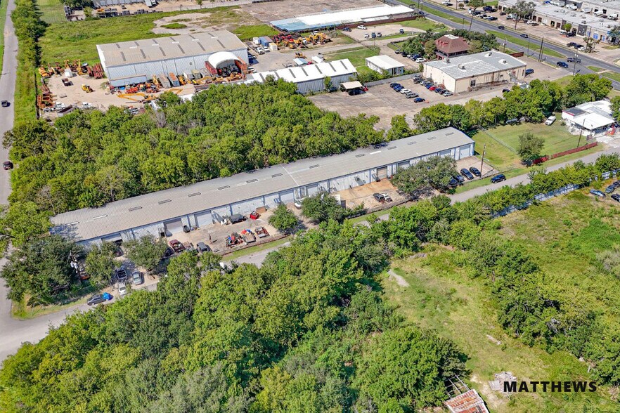 9210 Winkler Dr & 6730 Bracknell St portefeuille de 2 biens à vendre sur LoopNet.fr - Photo de l’immeuble – Image 1 sur 4