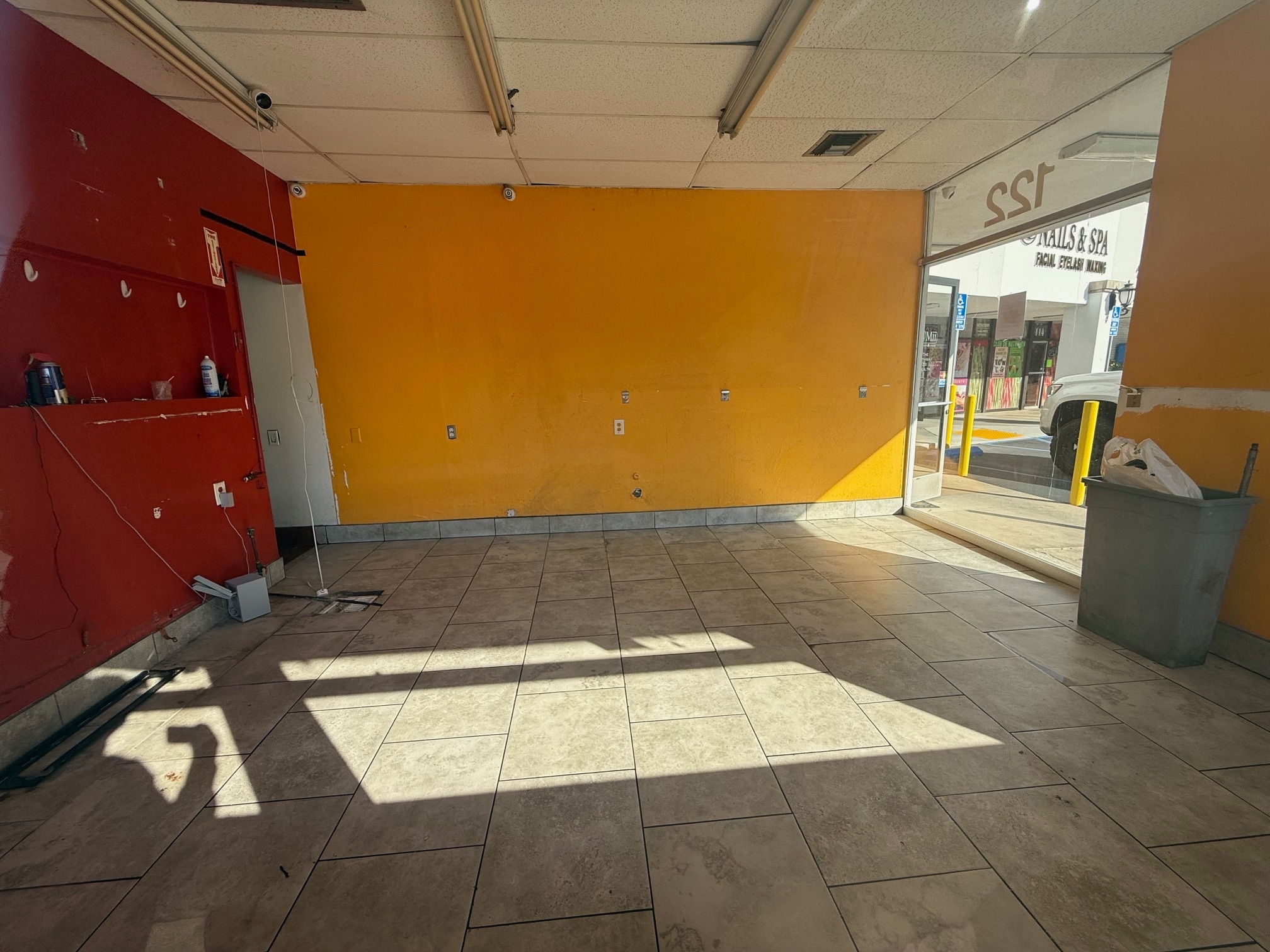 108-122 N Tustin Ave, Anaheim, CA à louer Photo intérieure– Image 1 sur 8