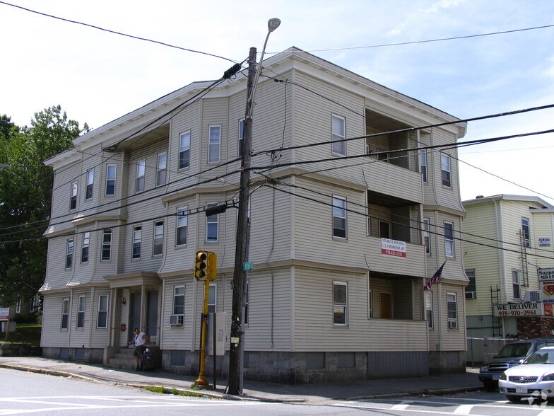 170-172 Riverside St, Lowell, MA à vendre - Photo principale – Image 1 sur 2