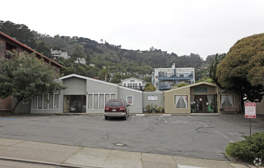 109-111 2nd St, Sausalito, CA à louer - Photo de l’immeuble – Image 3 sur 9