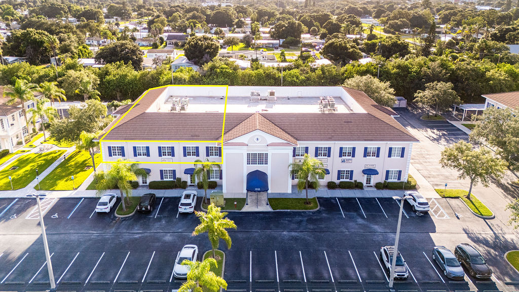 1555 Indian River Blvd, Vero Beach, FL à louer Photo intérieure– Image 1 sur 47