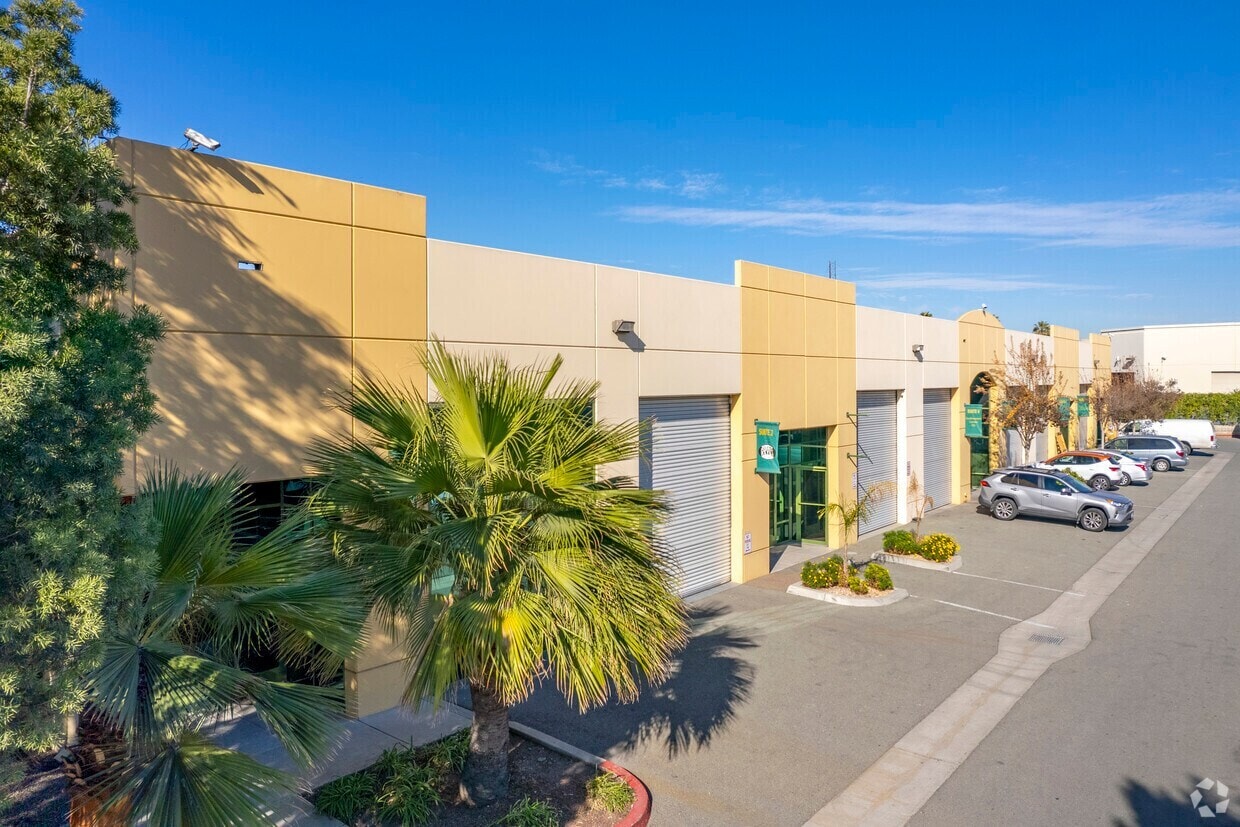 8684 Avenida De La Fuente, San Diego, CA à louer Photo intérieure– Image 1 sur 1