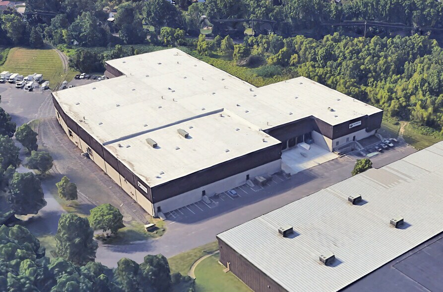 600 Glen Ct, Moorestown, NJ à louer - Photo de l’immeuble – Image 3 sur 7