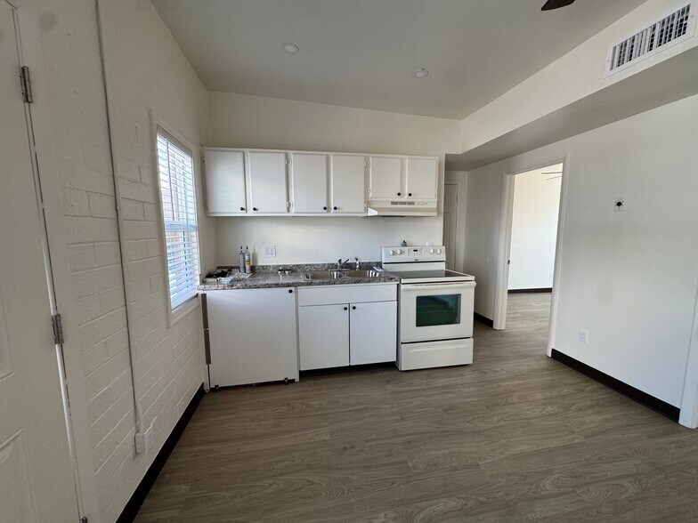 2411 S 6th Ave, Tucson, AZ à vendre - Photo de l’immeuble – Image 2 sur 17